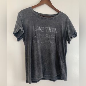 In the Soulshine vegan tee ‘love them don’t eat them’ size medium